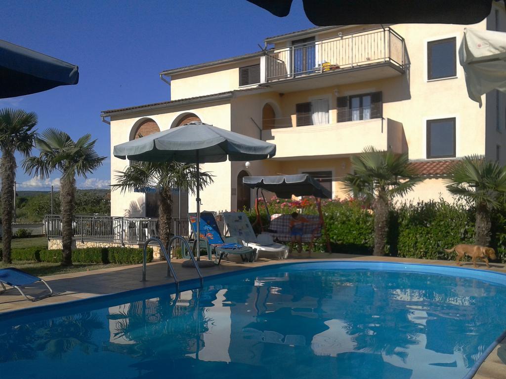 Apartments Marica Пореч Екстер'єр фото